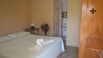 Standard Room, 1 King Bed (Fan) | Iron/ironing board, rollaway beds