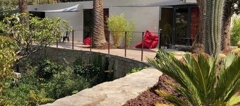 The Address Cassis