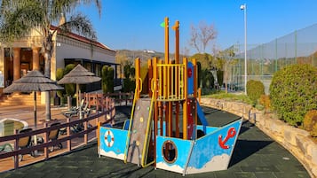Children’s play area – outdoor