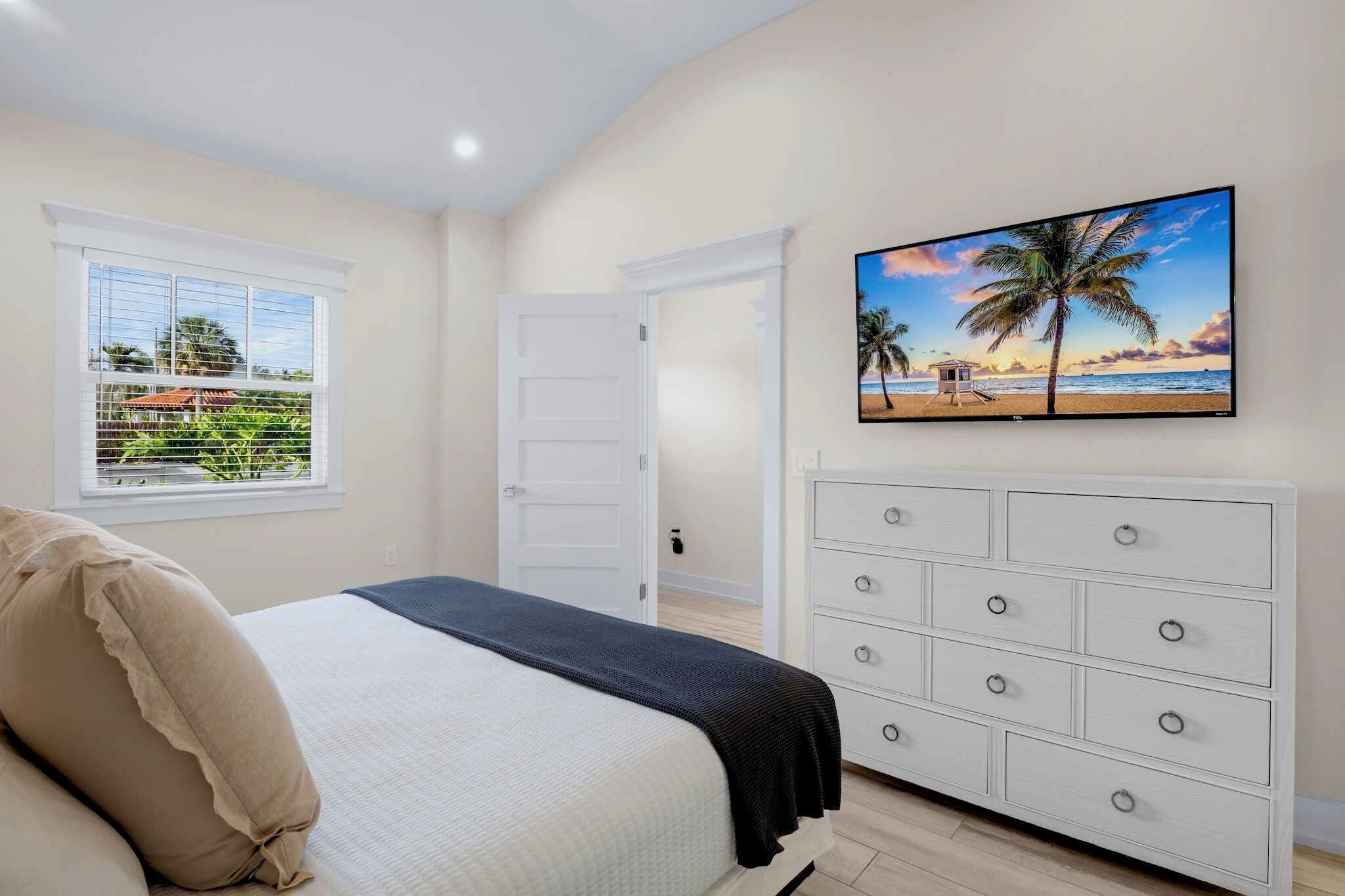 2 makuuhuonetta, silitysrauta/-lauta, ilmainen Wi-Fi, vuodevaatteet