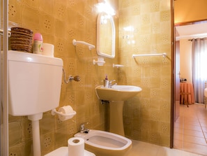 Apartment, 2 Bedrooms | Bathroom