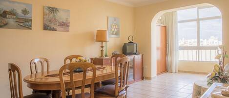 Lejlighed - 2 soveværelser | Opholdsområde | Tv