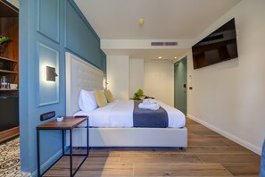 Habitación doble Deluxe (2nd floor,Maltese Balcony,street,10) | Ropa de cama de alta calidad y caja de seguridad en la habitación 