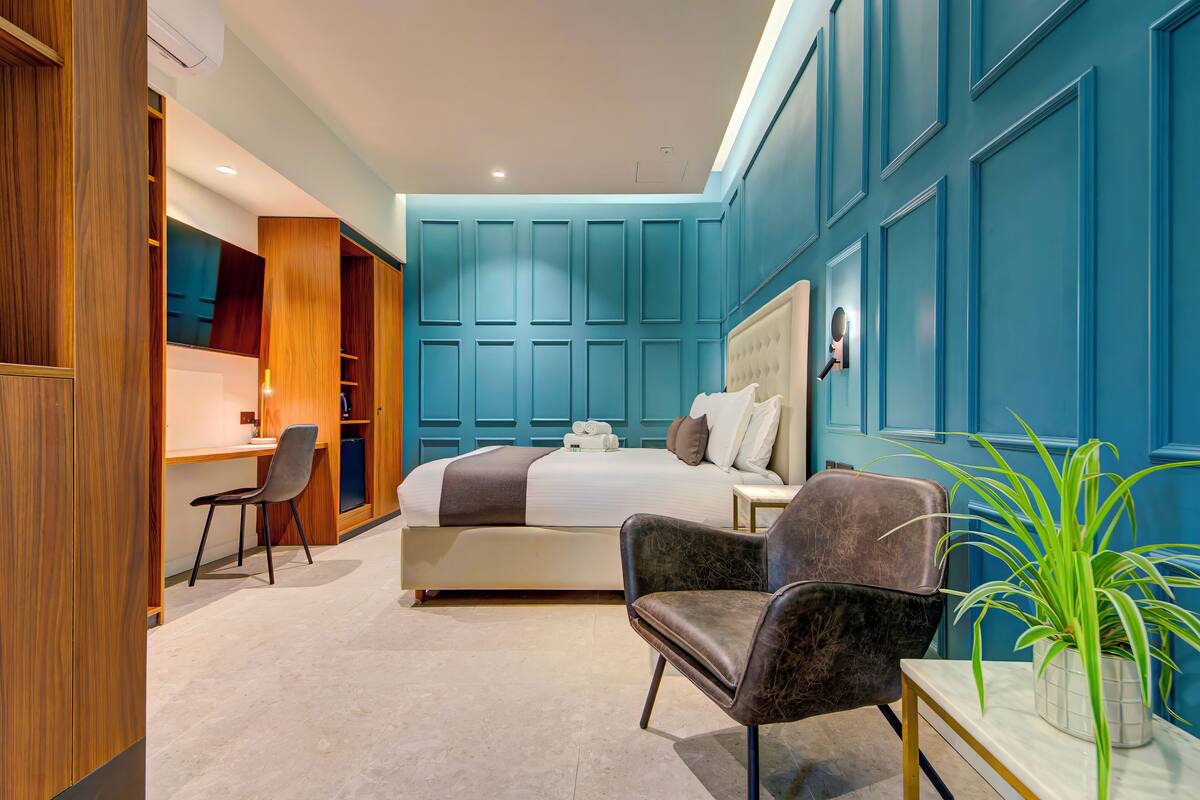 Deluxe Double Room 2nd Floor Internal Courtyard Facing 14  | Premium bedding, in-room safe, blackout drapes, soundproofing
