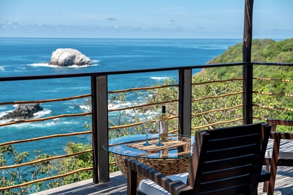 华丽套房, 海景 | 客房内保险箱、特色装修、特色家居、遮光窗帘