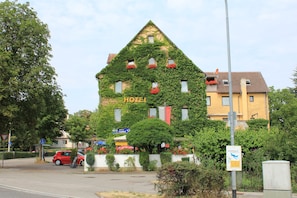 Fachada de la propiedad
