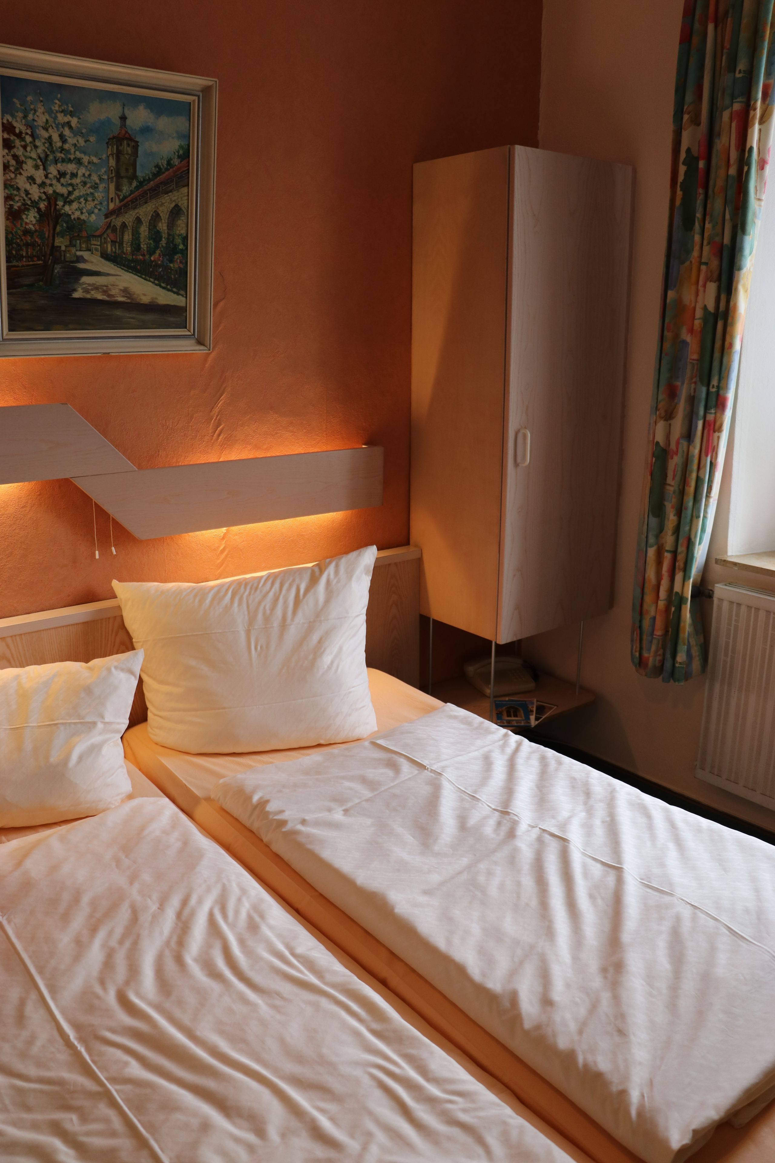 basic double room, non smoking | in-room safe, desk, blackout curtains, free wifi