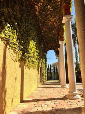 Luxury House, 6 Bedrooms | Terrace/patio