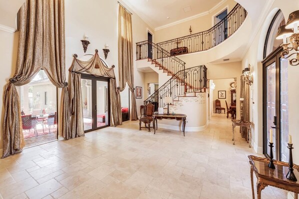 Luxury House, 6 Bedrooms | Living area | 60-inch Smart TV with cable channels, TV - VIP Accommodations (Hollywood)