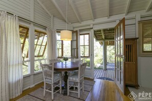 In-room dining - Vieja Hacienda (Imbituba)