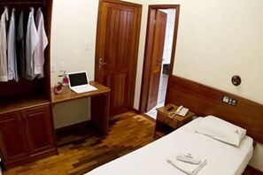 Zweibettzimmer, Nichtraucher | Minibar, Bügeleisen/Bügelbrett, kostenloses WLAN, Bettwäsche