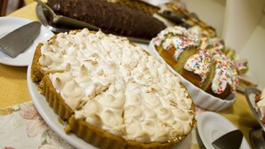 Tägliches inbegriffenes kontinentales Frühstück
