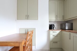 Fridge, oven, electric kettle, freezer