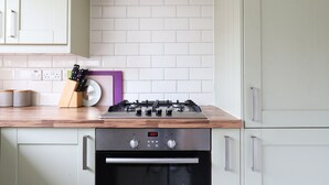 Appartamento (1 Bedroom) | Cucina privata | Frigorifero, forno, bollitore elettrico, freezer
