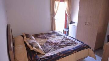 In-room safe, desk, blackout drapes, soundproofing