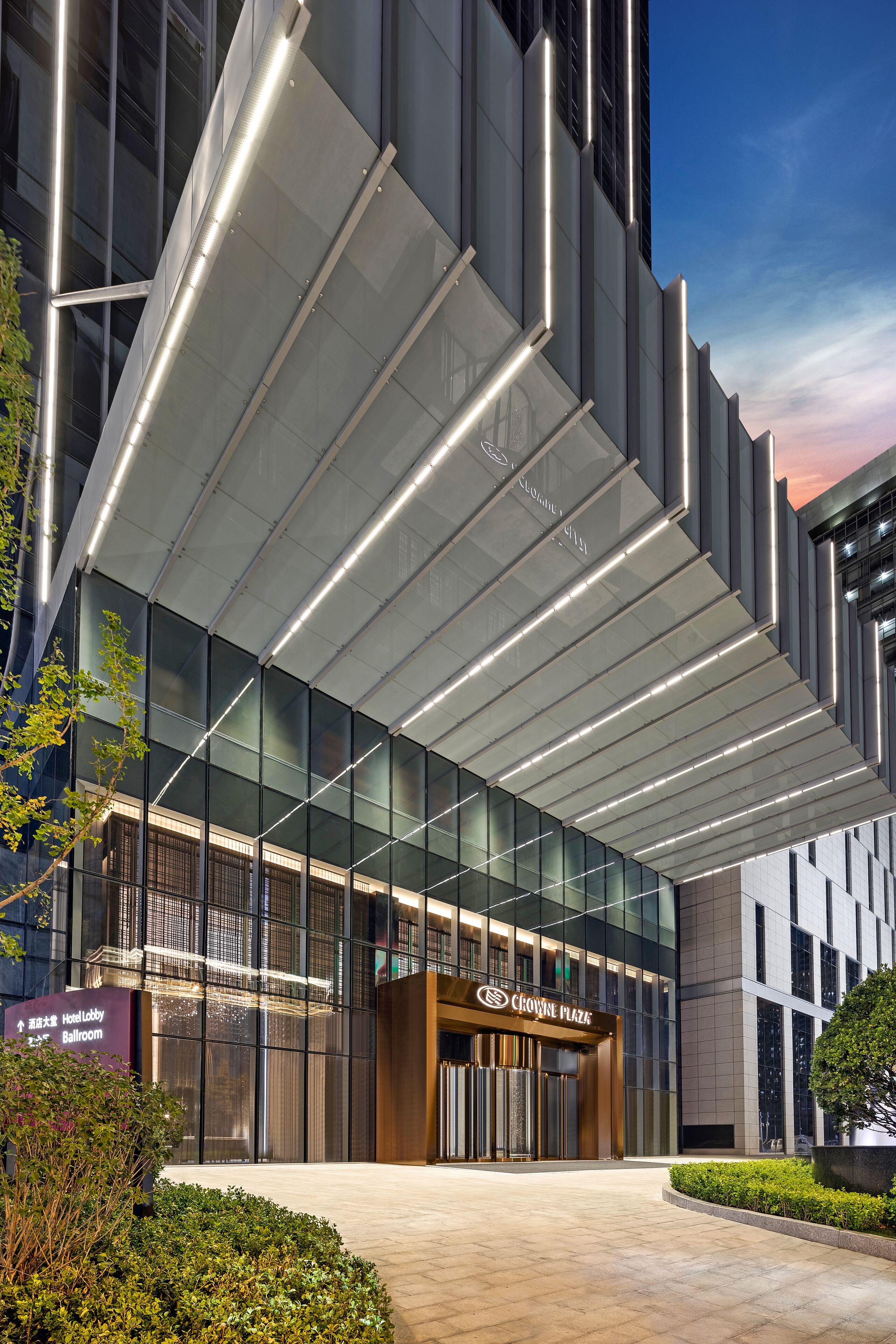 المنشأة من  الخارج