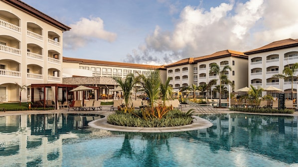 2 outdoor pools, pool umbrellas, pool loungers