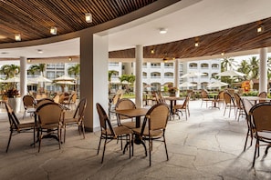 Poolside bar