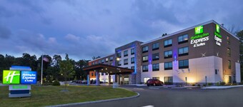 Holiday Inn Express & Suites Painesville - Concord by IHG