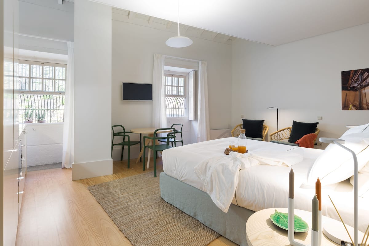 Blackout curtains, iron/ironing board, free cots/infant beds