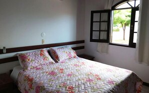 Bungalow, Non Smoking | In-room safe, blackout drapes, free WiFi, bed sheets