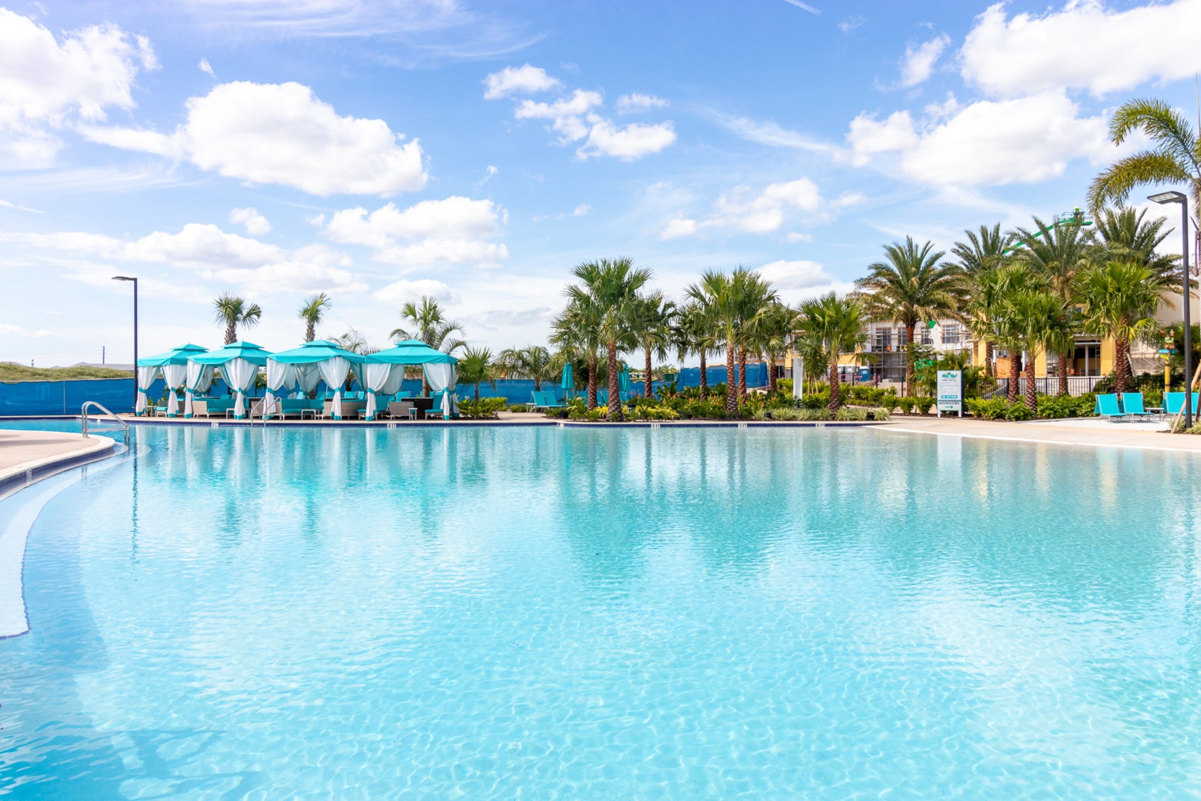 2 outdoor pools