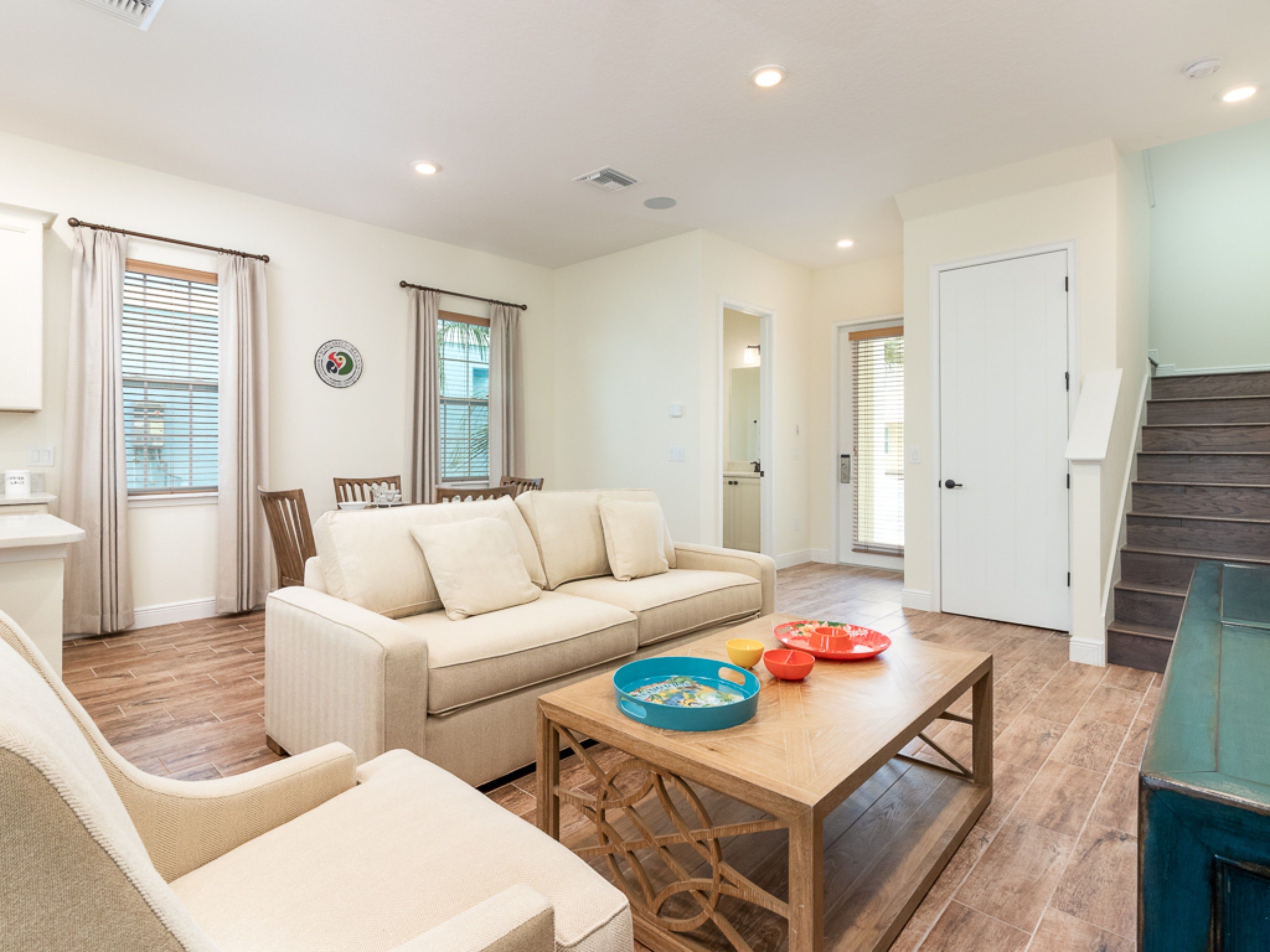 cottage, 2 bedrooms, hot tub, park view | living room | 55-inch tv with cable channels, streaming services