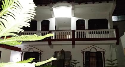 Sonu Guest House - Hostel