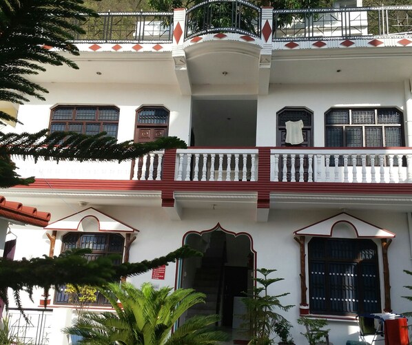 Fachada da propriedade