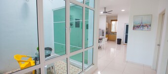 *THE ONLY SEA VIEW IN TOWN*