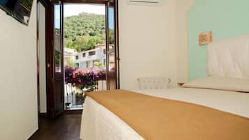 Premium bedding, in-room safe, free cots/infant beds, rollaway beds