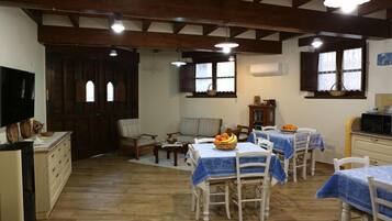 Petit déjeuner composé de spécialités régionales compris tous les jours