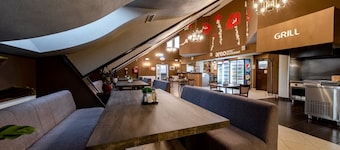 Areo Hotel & Restaurant