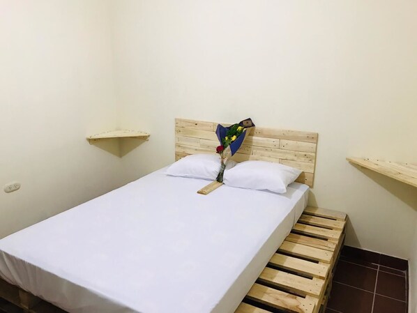 Basic Double Room, Non Smoking, Courtyard View | Bed sheets, wheelchair access