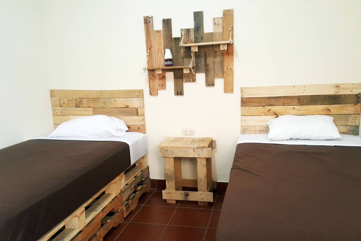 Basic Twin Room, 2 Single Beds, Non Smoking, Courtyard View