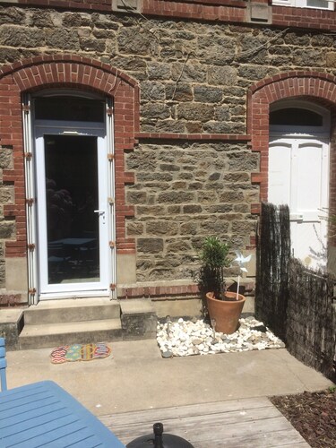 Nice T2 near market and beaches with private garden in quiet street