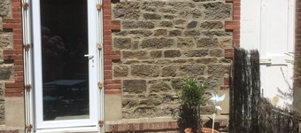 Nice T2 near market and beaches with private garden in quiet street