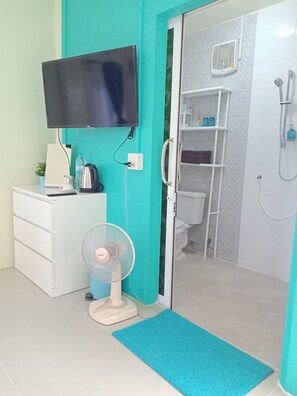 Hair dryer, towels, shampoo - House with Garden View (ต.บางโฉลง)