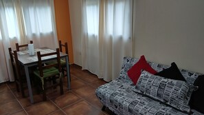 تلفزيون بشاشة مسطحة