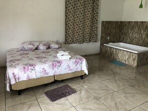 Deluxe Chalet, 1 Queen Bed, Jetted Tub, Courtyard View | Minibar, blackout curtains, rollaway beds, free WiFi - Chales Abraco Serrano (Urubici)