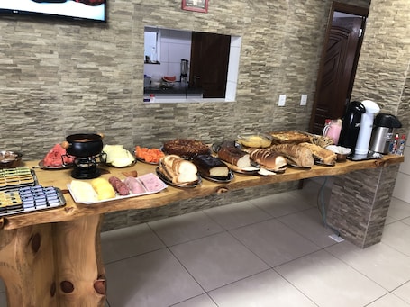Free daily buffet breakfast