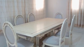 Dining - Au Guilgal (Gandigal)