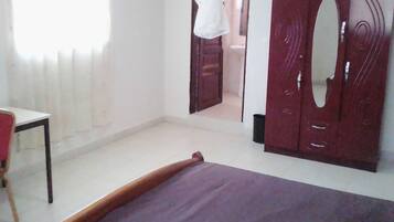 Comfort Double Room, 1 King Bed, Non Smoking, Courtyard View | Desk, rollaway beds, free WiFi, bed sheets