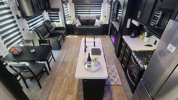 Superior-loftsværelse | 2 soveværelser, allergivenligt sengetøj, individuelt design