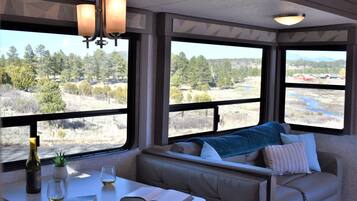 Grand Canyon RV Glamping Deluxe Luxury Suite