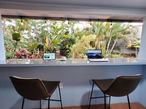 Deluxe Studio, 1 King Bed, Non Smoking, Garden View | Balcony