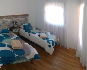 3 bedrooms, iron/ironing board, WiFi, bed sheets