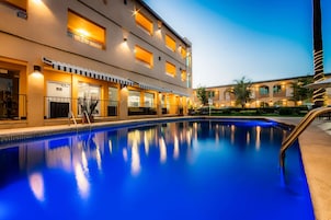 Outdoor pool, pool umbrellas