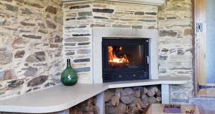 House in the Village | 4 Double Rooms | Fireplace Terrace | Yard