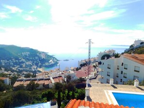 Pool - Apartment with large sea view terrace and pool in Puig Rom, Roses (Roses)